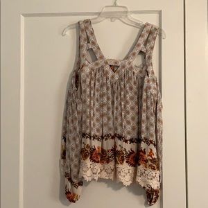 Super cute shirt. Never worn